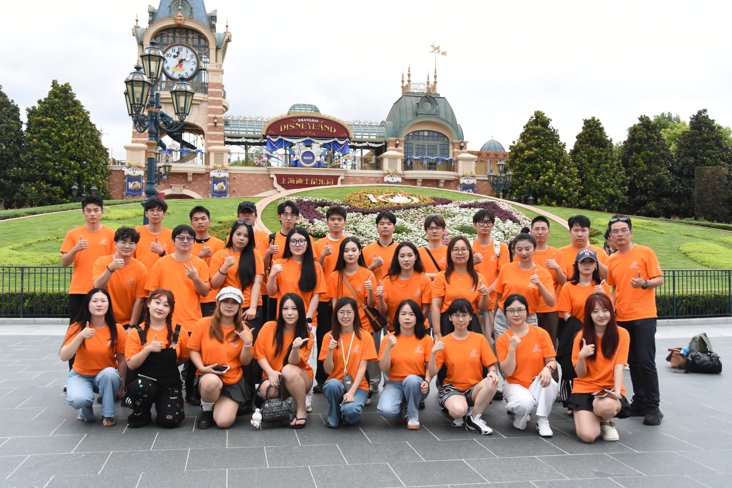 Ningbo Ingtiger Crafts Co., Ltd. team building photo at Shanghai Disneyland entrance